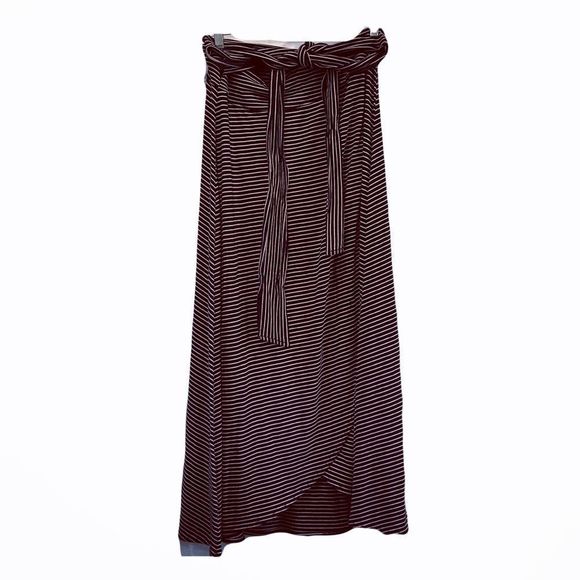 GAP Striped Softspun Wrap Skirt - Picture 2 of 5